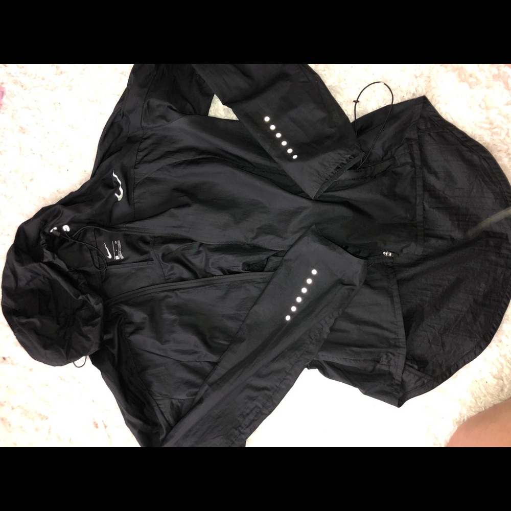 nike windbreaker